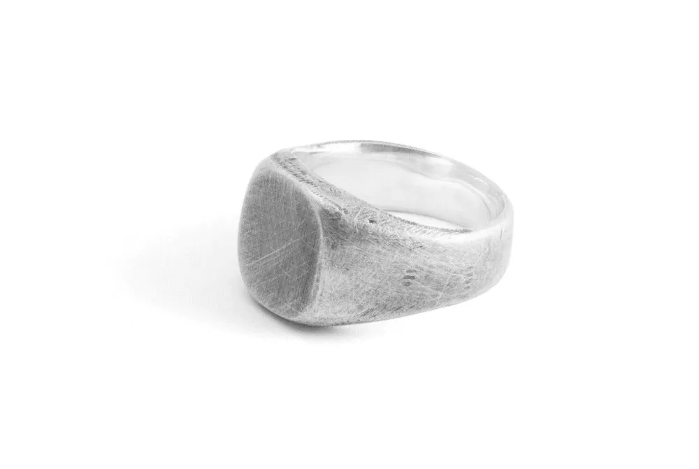 #015 - Signet Ring Oval