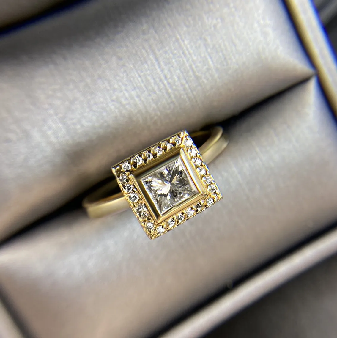 0.49-1.64 CT Round & Princess Cut Diamonds - Engagement Ring