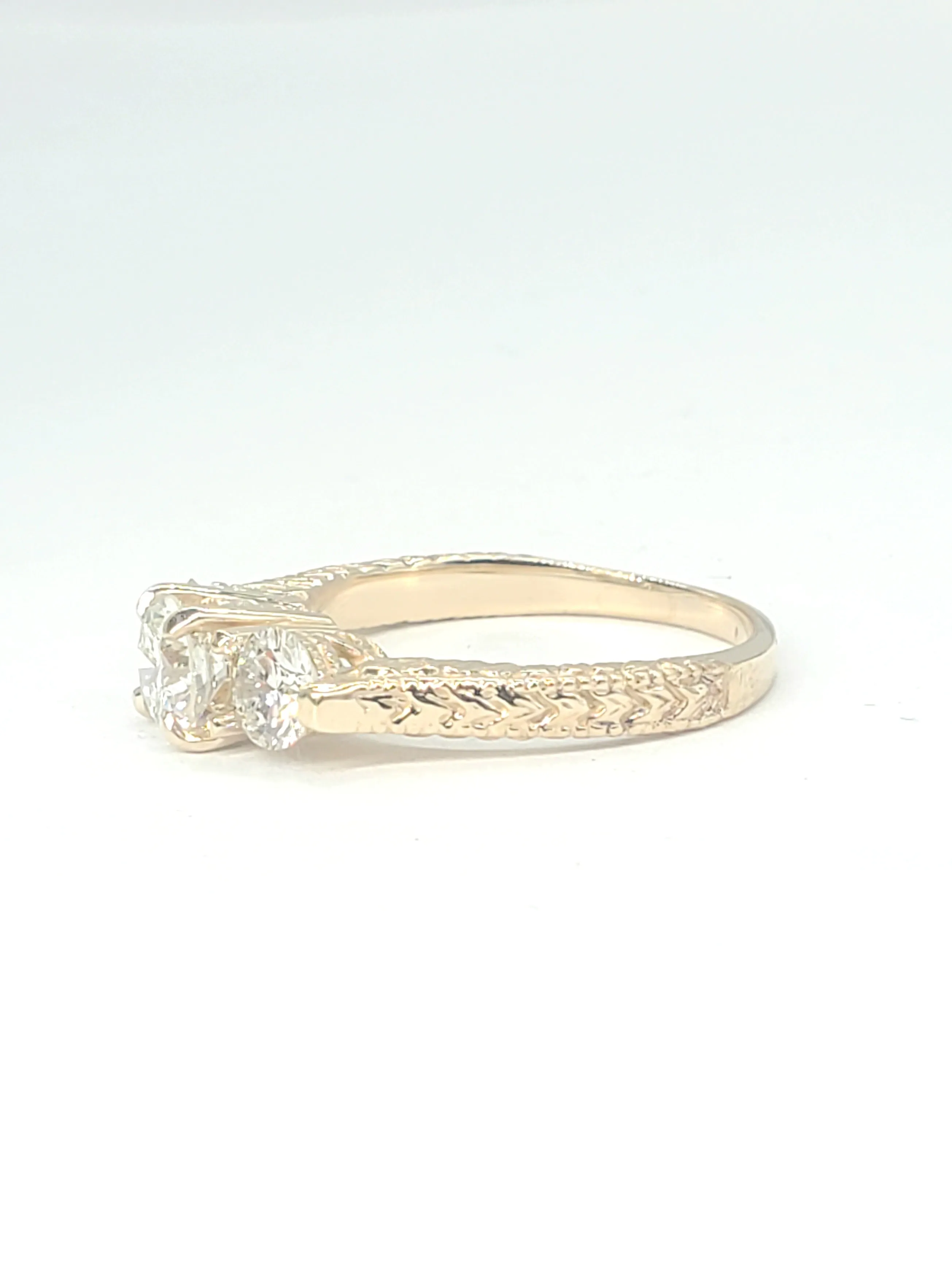 1.35ctw 3 Inline Diamond Etched Ring