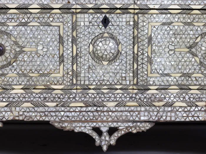 19th C serpentine fronted Damascus mother of pearl & bone inlaid chest of drawers