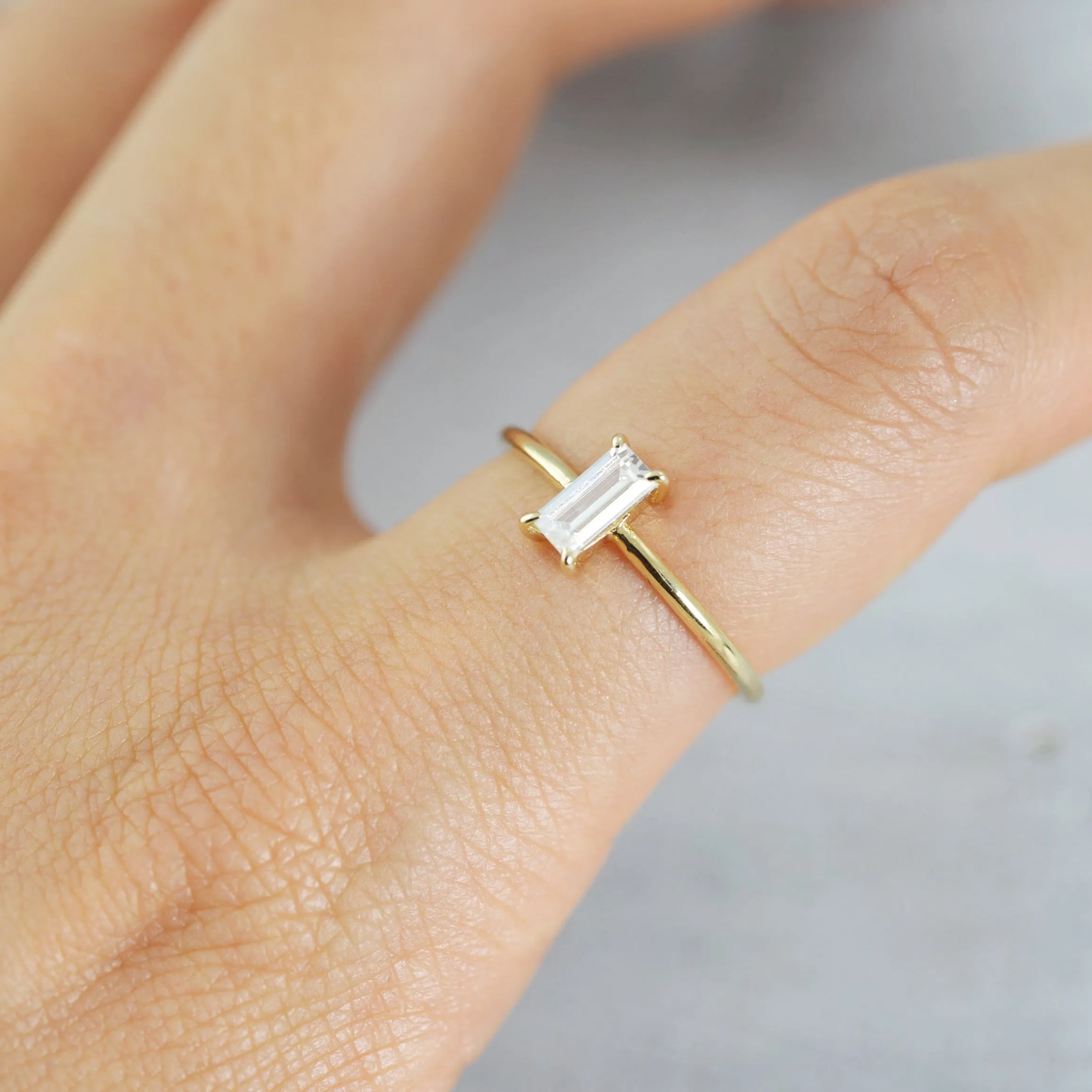 Allure baguette solitaire Ring - 14K/ 18K Gold