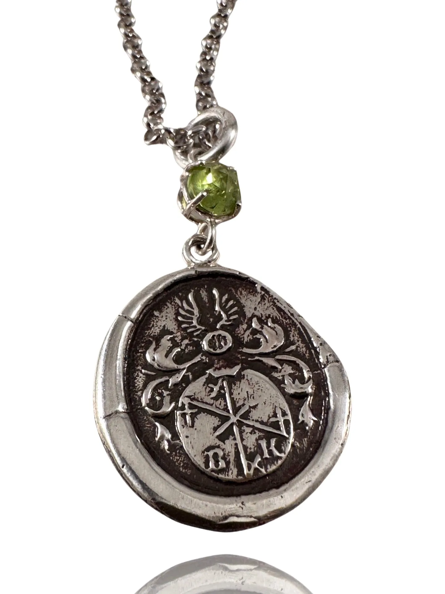 Baton Shield Peridot Necklace