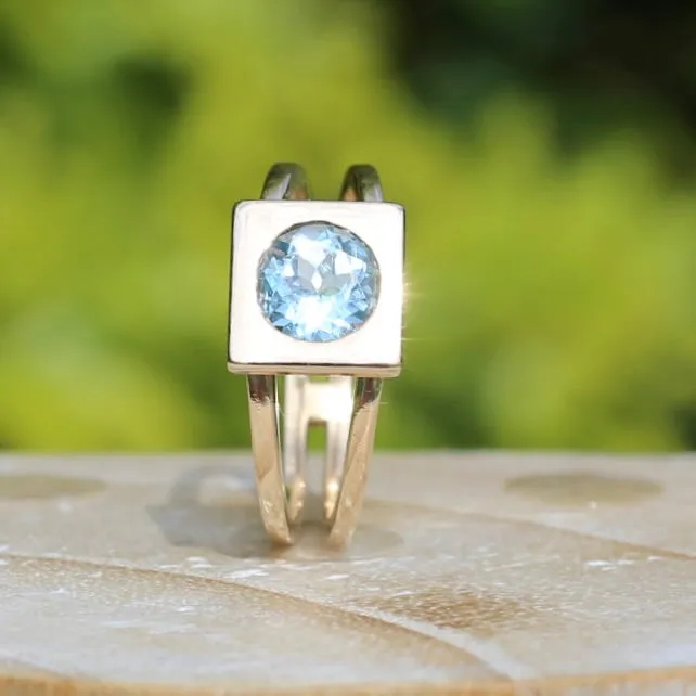 Bezel Set Square Face Blue Zircon Ring on Split Band, 9ct Yellow Gold, fits like size R or 8.5