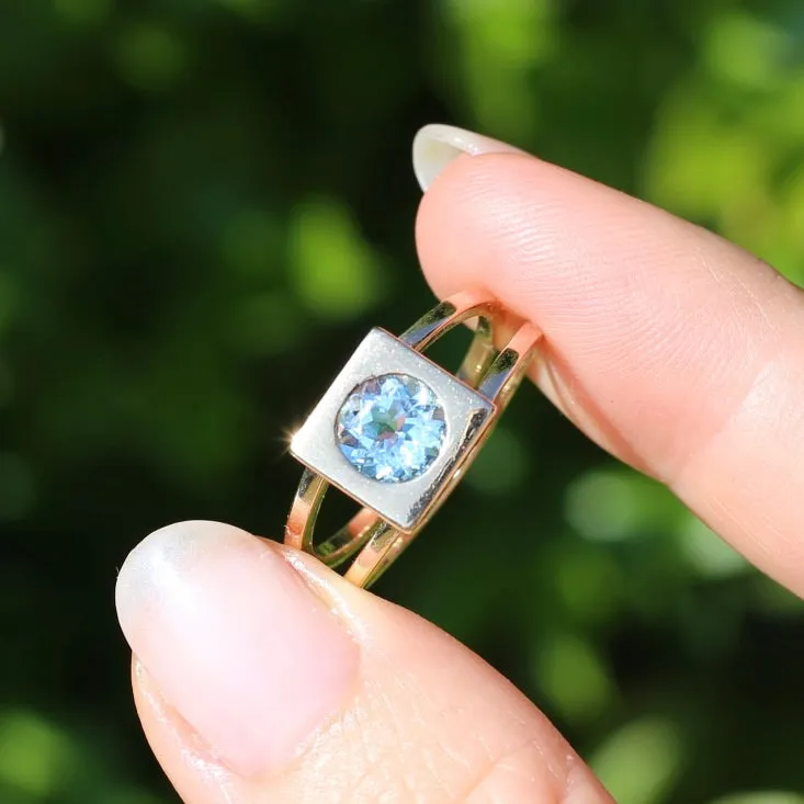 Bezel Set Square Face Blue Zircon Ring on Split Band, 9ct Yellow Gold, fits like size R or 8.5