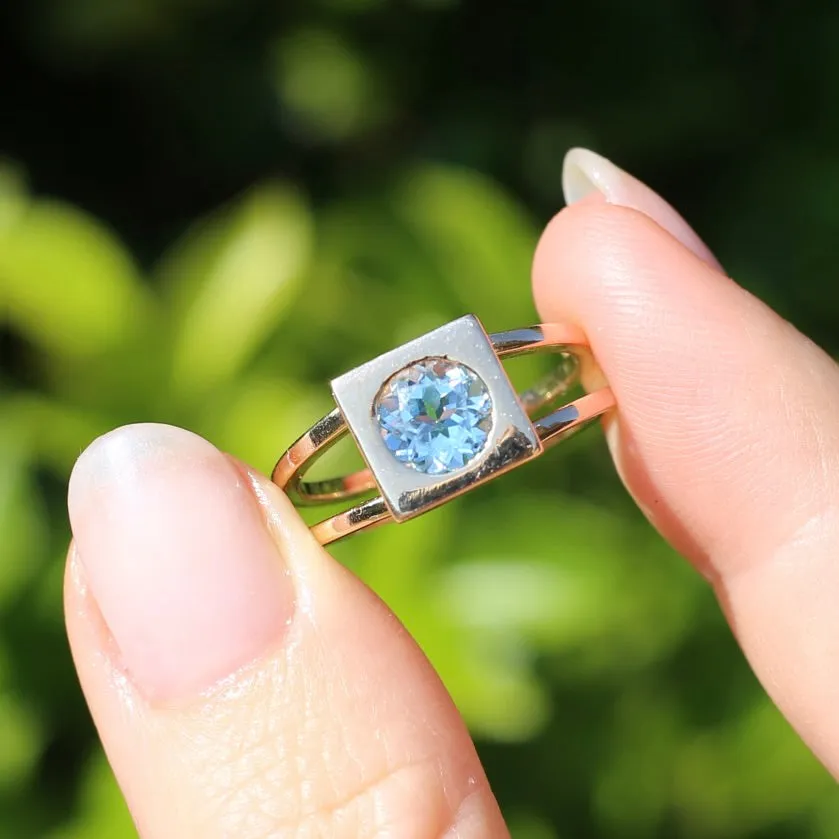 Bezel Set Square Face Blue Zircon Ring on Split Band, 9ct Yellow Gold, fits like size R or 8.5