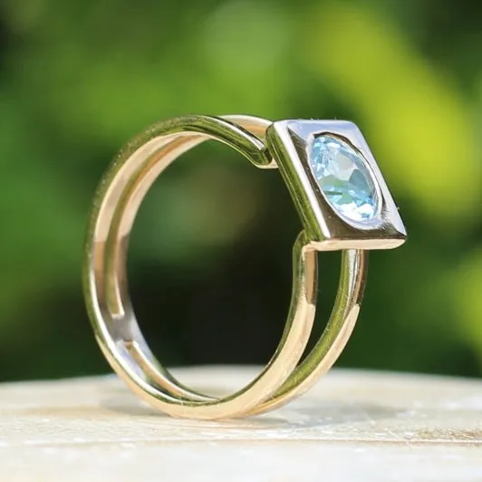 Bezel Set Square Face Blue Zircon Ring on Split Band, 9ct Yellow Gold, fits like size R or 8.5