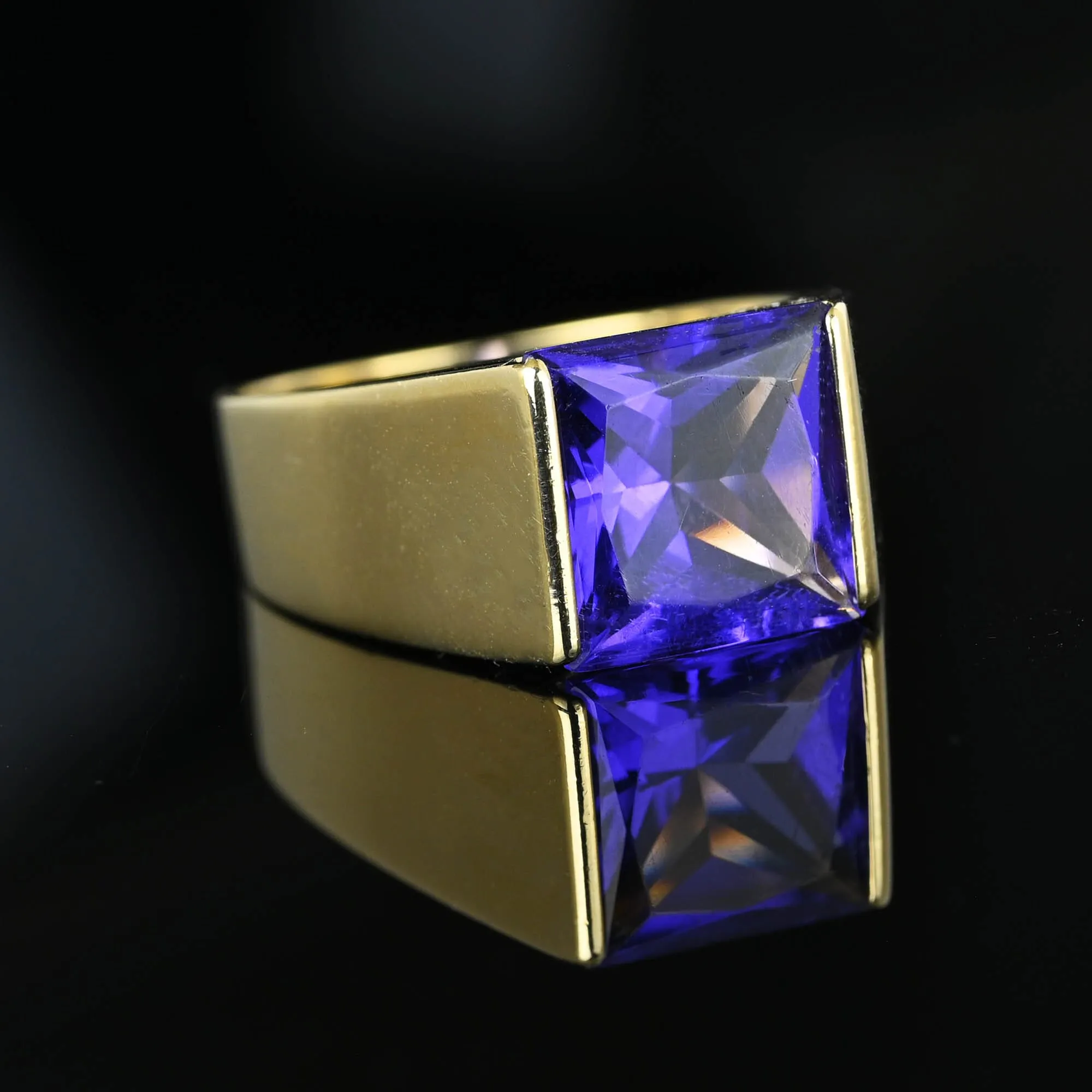 Classic 14K Gold Amethyst Signet Ring