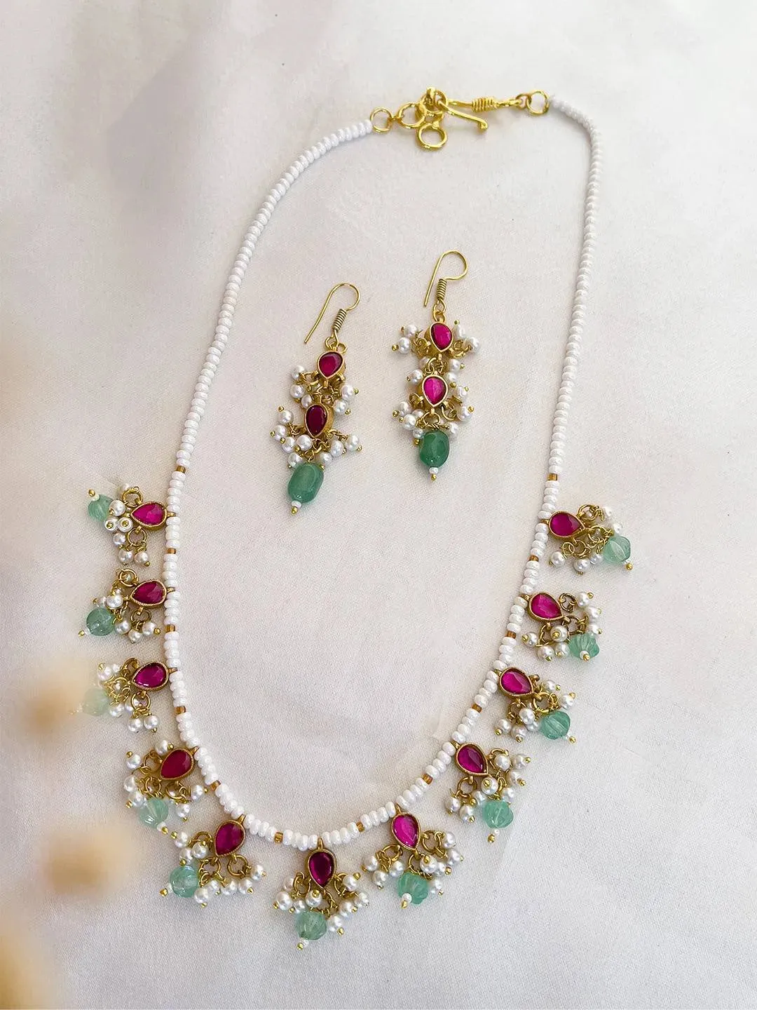 Gold Tone Pink Green Pearl Beaded Kundan Jadau Necklace Set