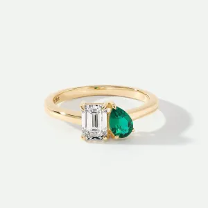 Harmony | 9ct Yellow Gold 0.75ct tw Lab Grown Diamond and Created Emerald Toi et Moi Ring