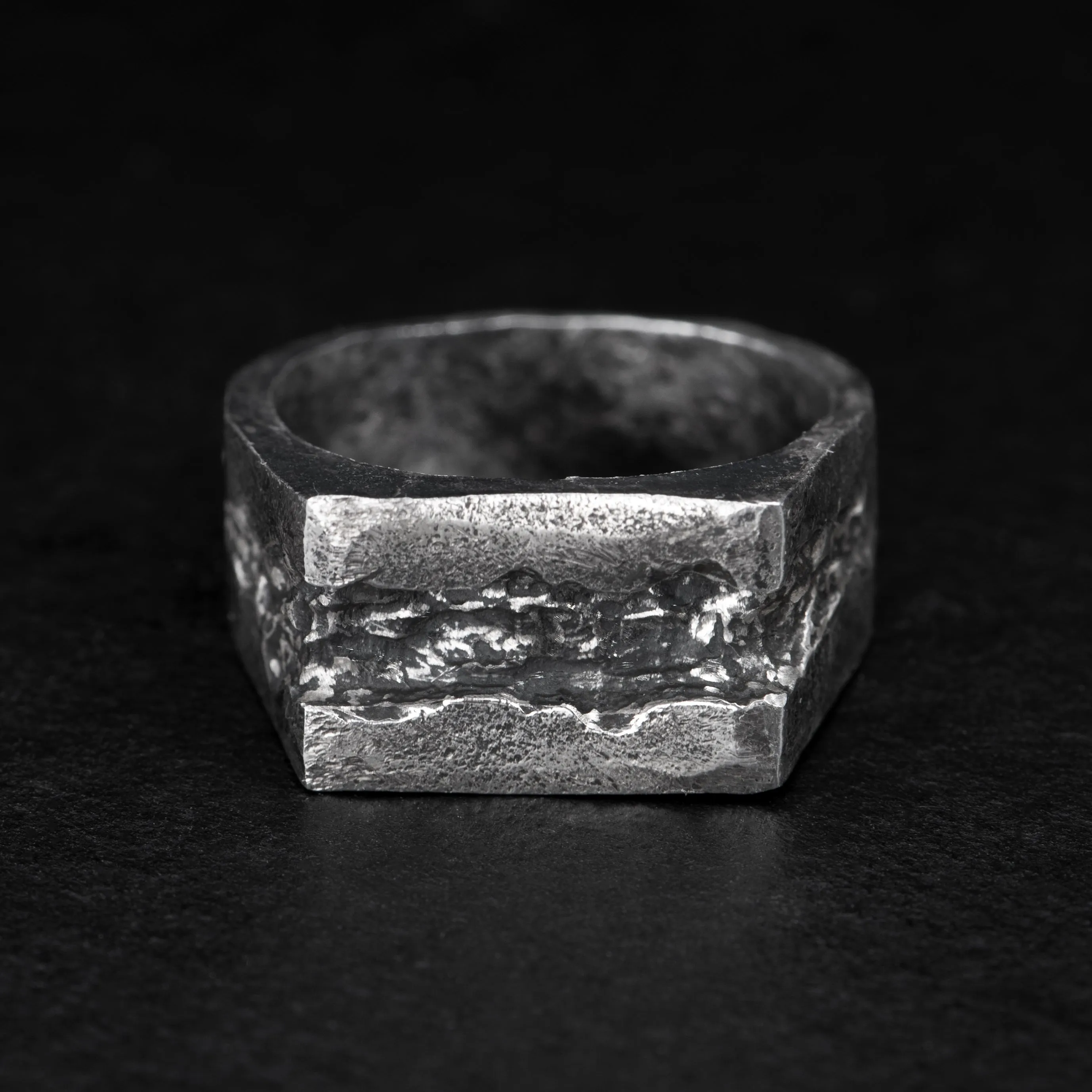 Rectangle Signet Ring - RIFT