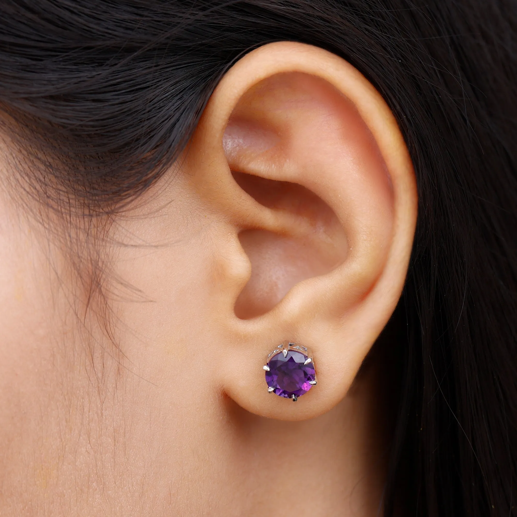 Solitaire Stud Earrings with Round Shaped Amethyst