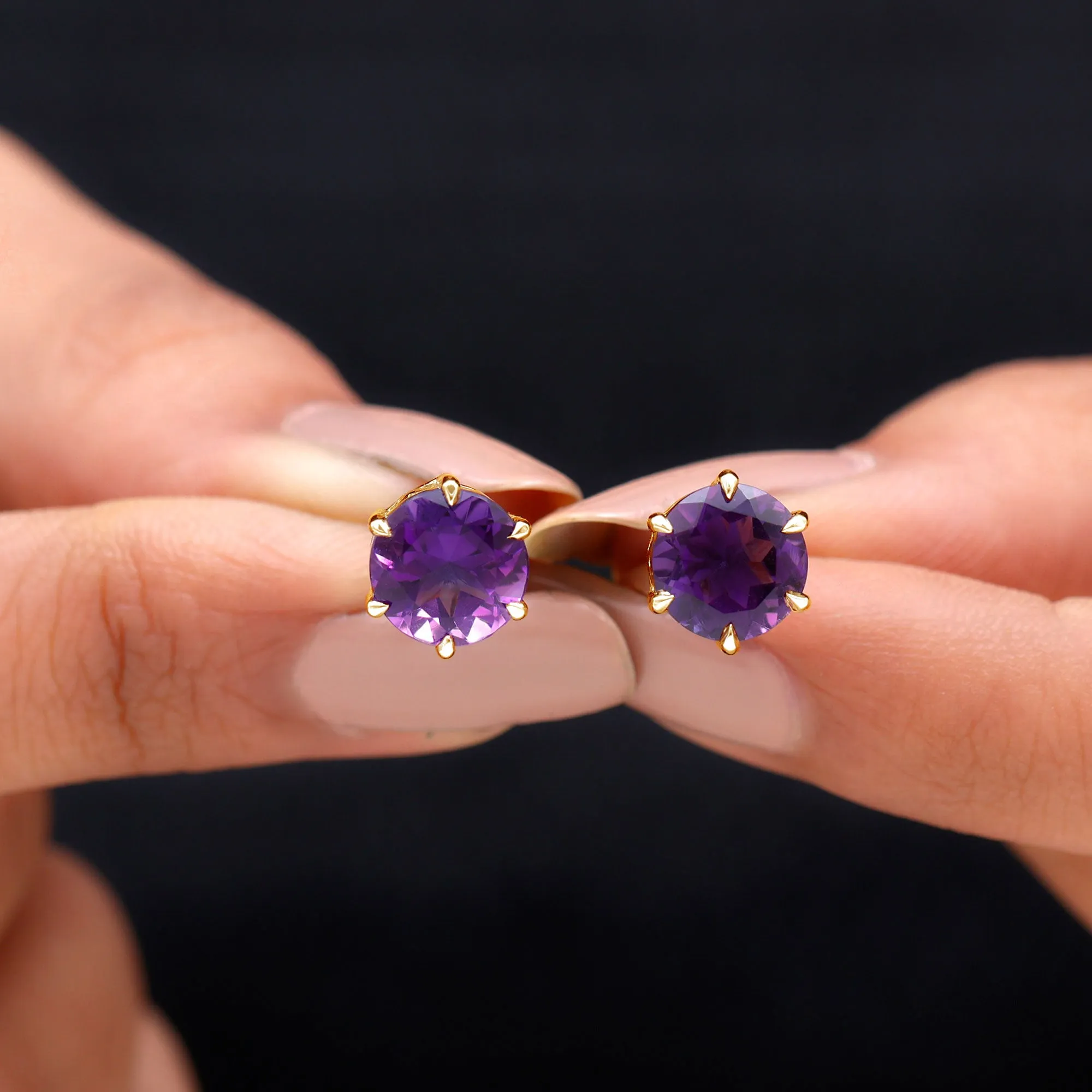 Solitaire Stud Earrings with Round Shaped Amethyst