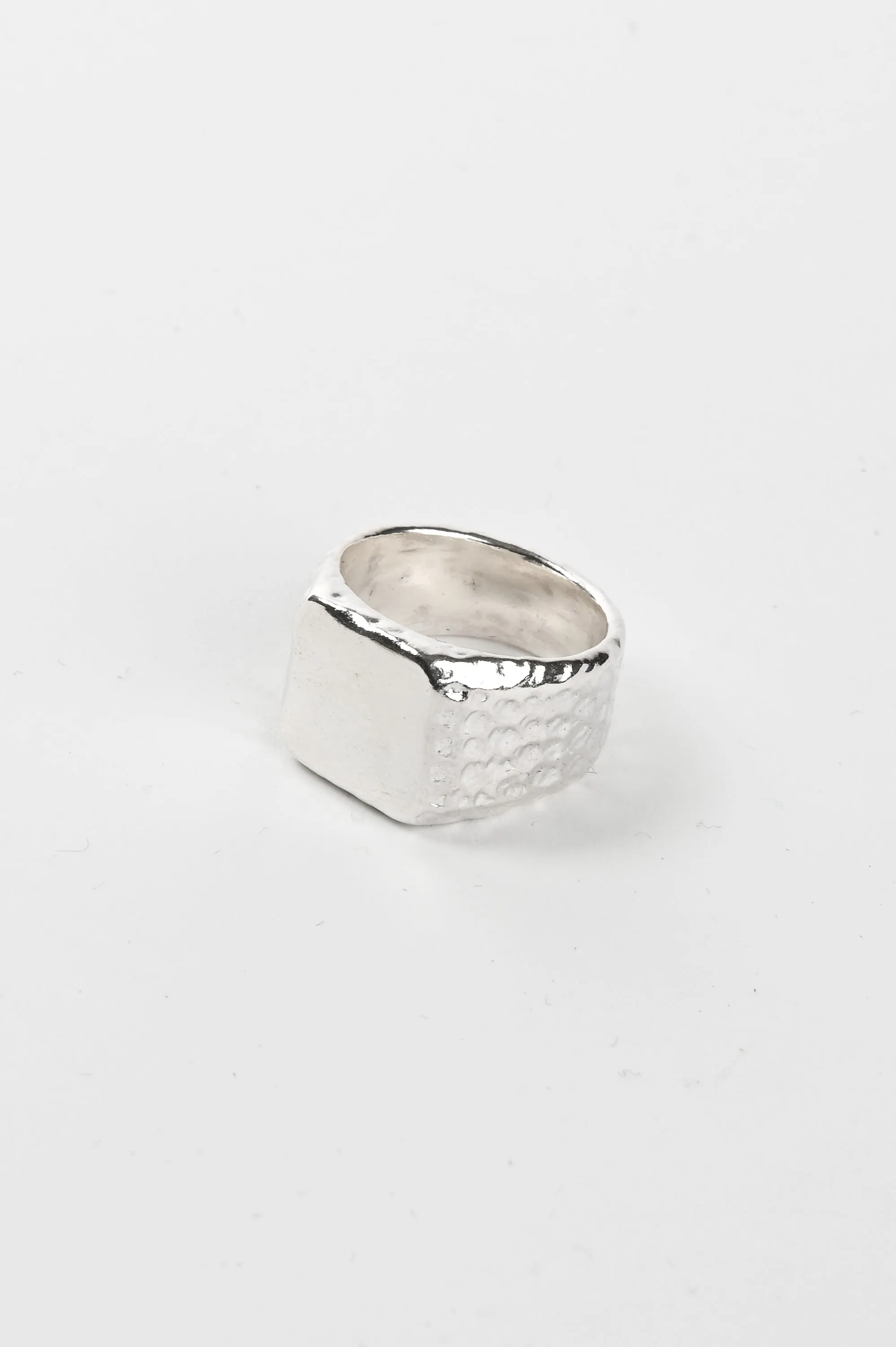 Studio Zali 'Scaled' Signet Ring